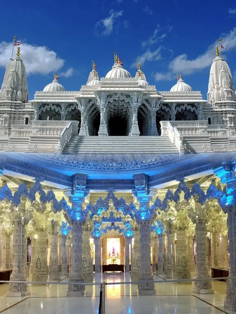 Toronto | It's Absolutely Stunning! Hidden Temple Spot in Toronto!