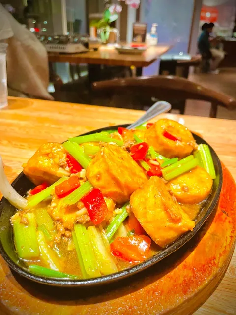 Heard This Is Chicago’s Go-To Spot for Hunan Cuisine 🇨🇳🌶️