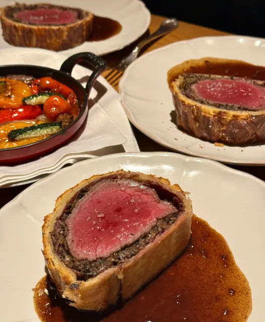 🥩✨ Savoring the Exquisite Wellington Steak Experience!