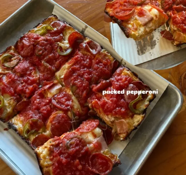 What's in this deep pan pizza from Detroit?!