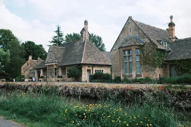 🏰 In the Cotswolds, Embracing the Idyllic English Countryside