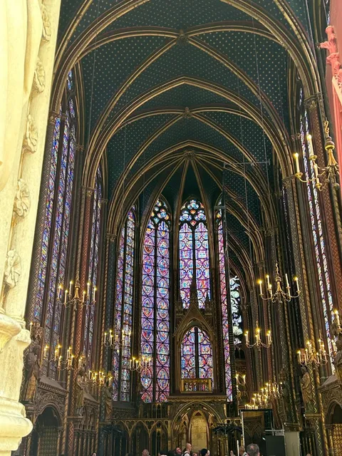 🇫🇷 Paris | Sainte-Chapelle: A Dazzling Jewel Box of Stained Glass! ✨