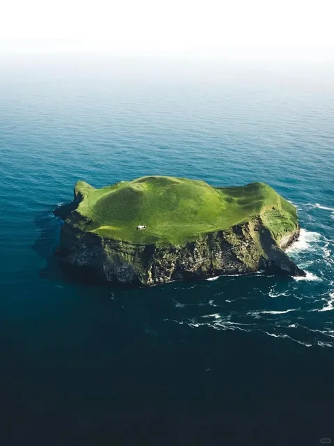 Iceland's Loneliest House & Volcanic Wonderlands
