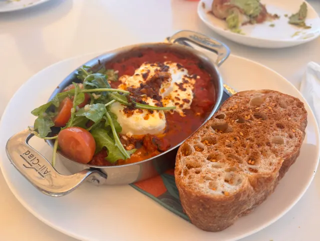 Brunch by the Sea, Mood with the Tide