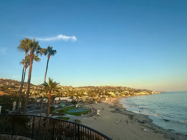 Laguna Beach｜A Charming Scenic Cove on the California Coast 🌊✨