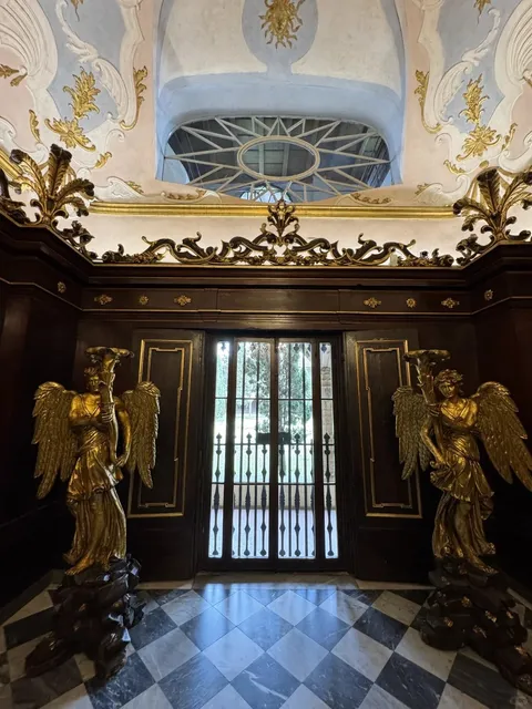 🇮🇹 Stepping into the World’s Oldest Pharmacy  