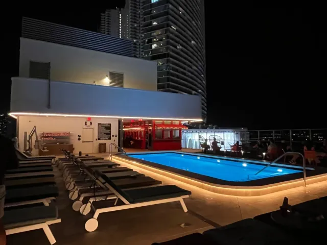 Perfect Concert Venue & Modern High-Tech Hotel in Miami! 🎤