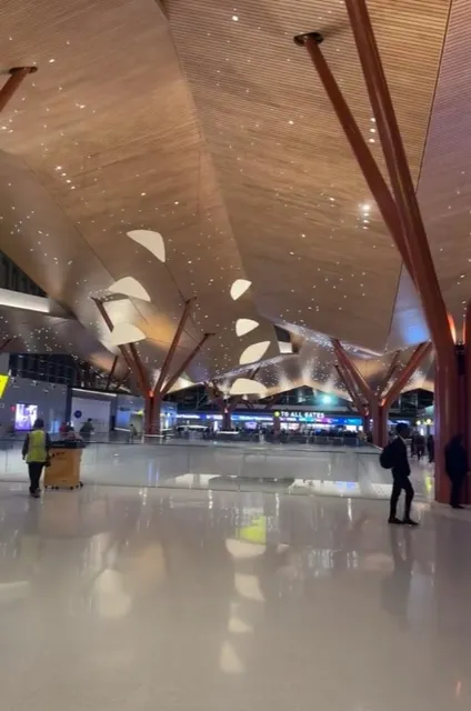 Pittsburgh International Airport (PIT) ✈️🌆 