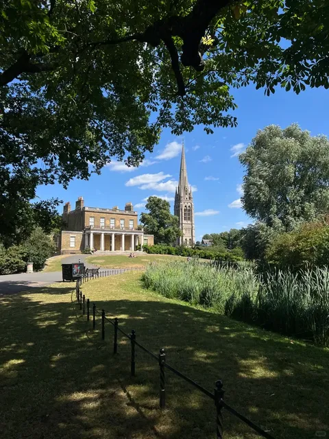​​🇬🇧 Clissold Park: A Painting Come to Life 🎨​​