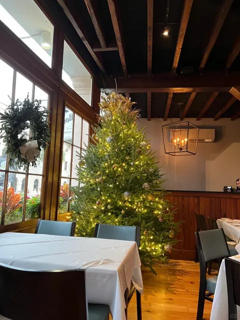 🍽️ Magnolias - A Must-Try Southern Gem in Charleston!