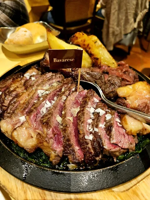 🍽️ Milan Classic! Ribot Restaurant Wows the Crowd!! 🎉