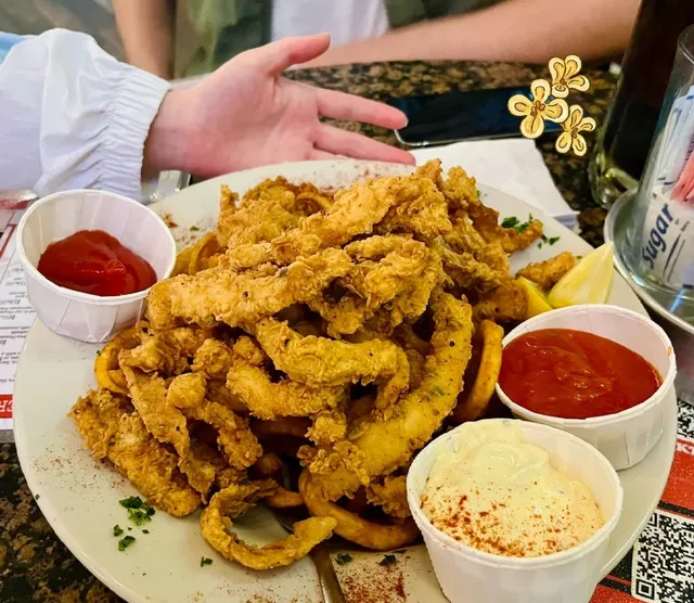 The Ultimate Diner Food Spot in the Eastside – Heros! 🍔