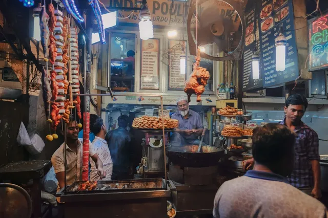  Delhi | Chandni Chowk: Where History Meets Chaos