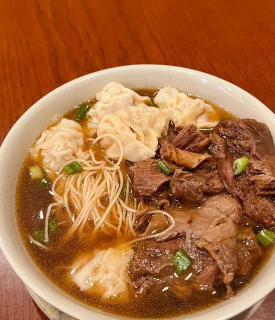 Delicious and Affordable Beef Brisket Wonton Noodles in Chinatown 🌟