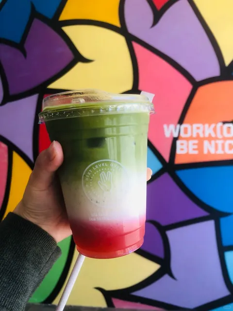 🦞 Long Beach Food Adventure | Just Tried the Famous Lobster Roll!