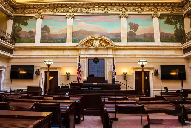 🏛️ Salt Lake City – Your Gateway to Utah’s National Parks 🚗🌄