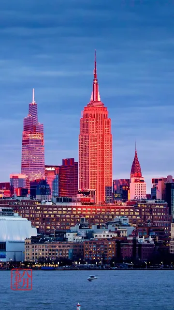 🌆✨ Empire State Building: NYC's Timeless Skyward Icon