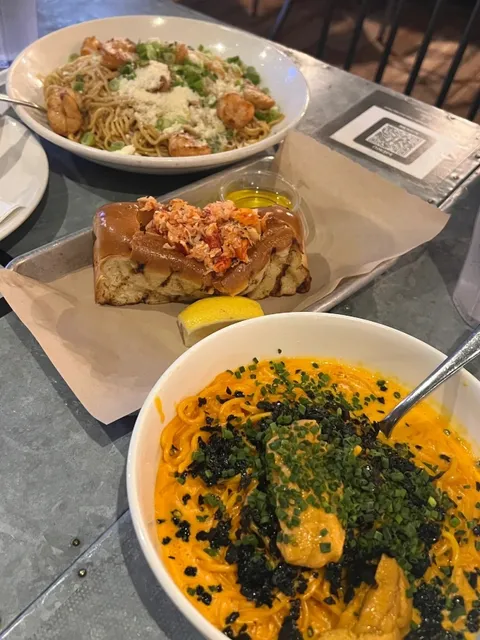 LA Foodie Alert｜Ultra-Rich Uni Pasta + Lobster Roll 🦞🍝