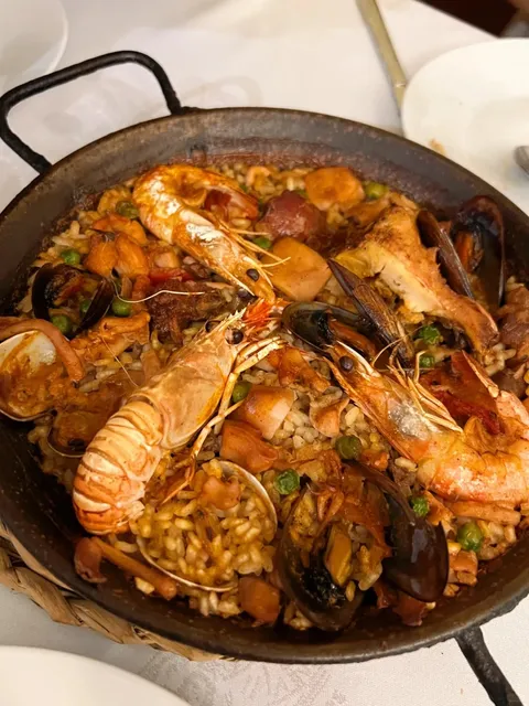 My Catalan local friend’s all-time favorite restaurant 🤗