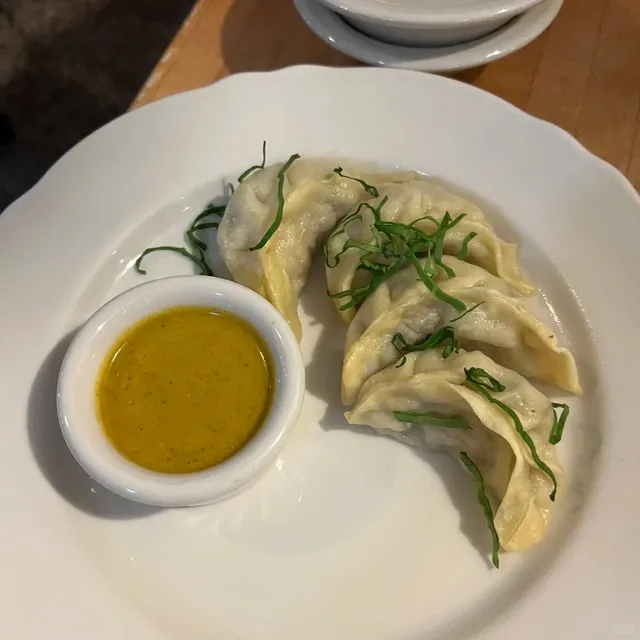 Himal Chuli – A Taste of Nepal on State St 🏔️✨