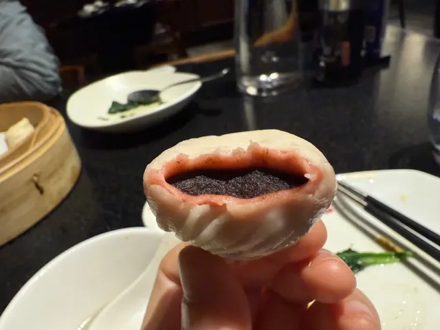 I Absolutely Love Din Tai Fung’s Taro & Red Bean Buns! 🥟💜