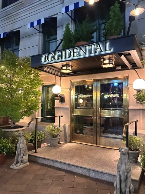 Fine Dining: Stumbled Into an Old-Money Gathering 💼✨