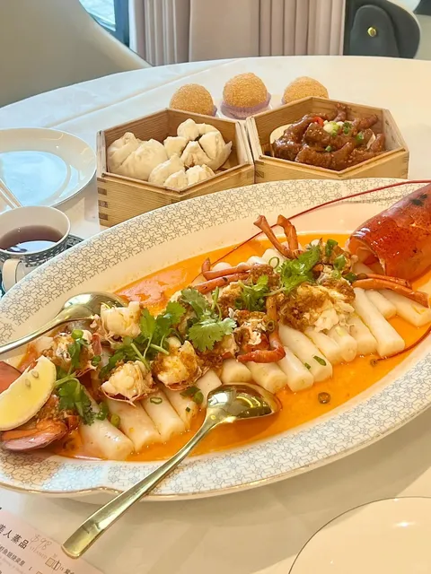 🇨🇦 Service So Good They Might As Well Feed Me Themselves