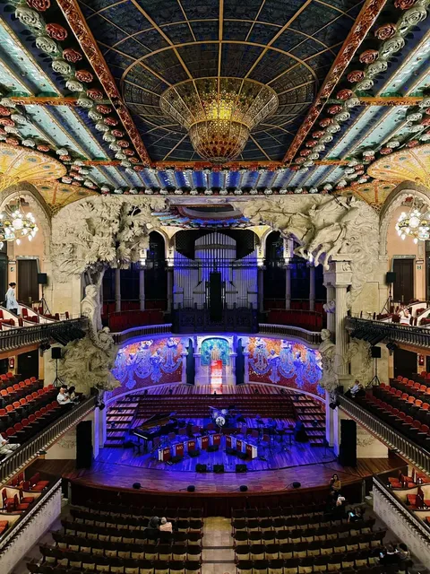  Experience a Performance at the Palau de la Música Catalana 🎷