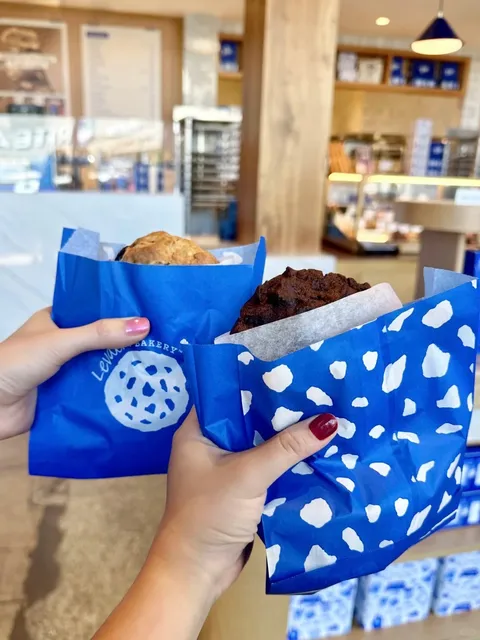 LA, has anyone not tried this bakery's cookies yet⁉️🍪🍪🍪🍪🍪🍪