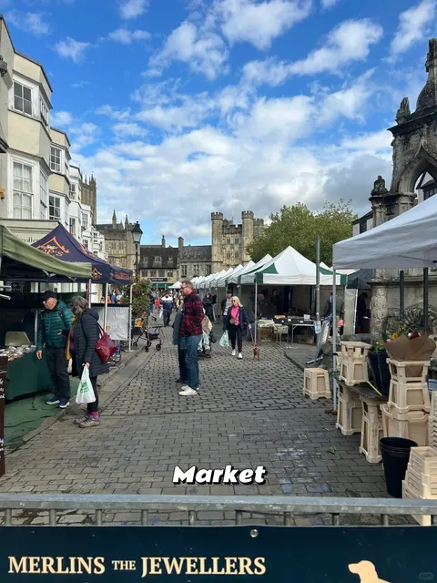 🇬🇧 Hidden Gem Alert: A Fairytale Day Trip to Wells, England! ✨