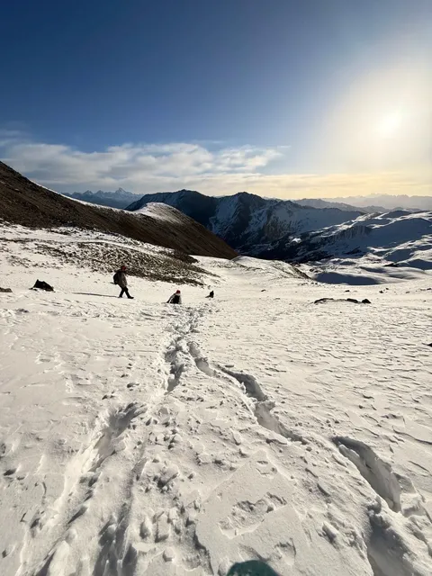 🏔️ Enmiu Peak: A Snowy Pilgrimage of Pain & Glory 🌌