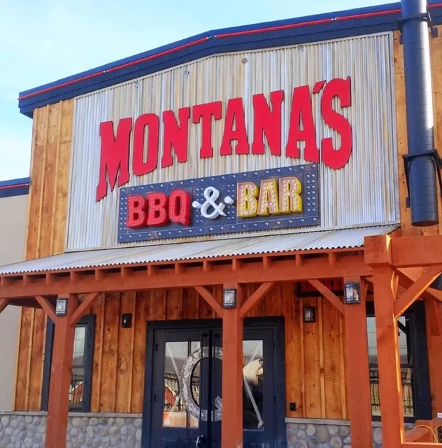 Regina Food Adventure | Montana's BBQ & Bar 🍖