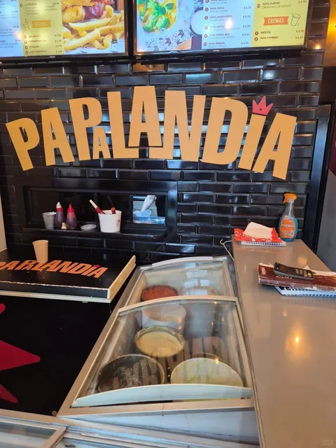 🇸🇻 San Salvador Survival Guide: Chaotic but Charming!