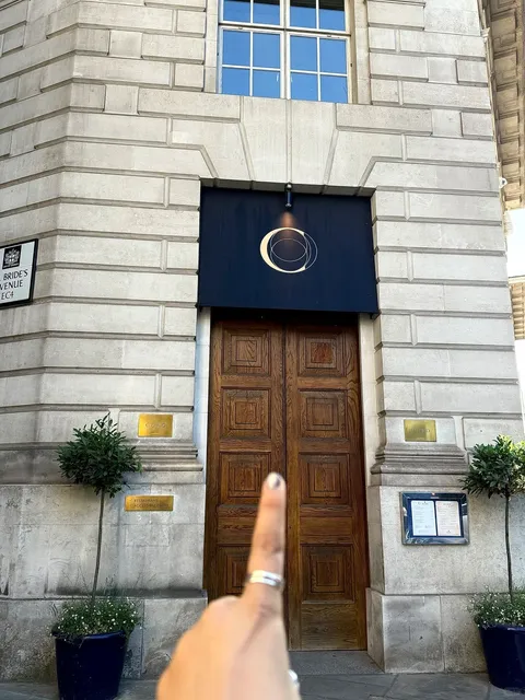 🇬🇧 That Iconic Blue Ribbon! Remember This Name 🥹