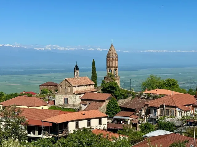 Tipsy in the Wine Town of the Caucasus - Sighnaghi 🍷