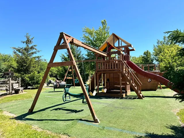 🇨🇦 Little London Day Trip | This Farm is So Much Fun! ✌🏻