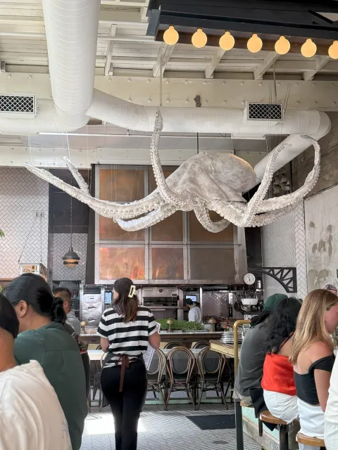 🥂 Don’t Miss Out – A True Hidden Gem! 🍸