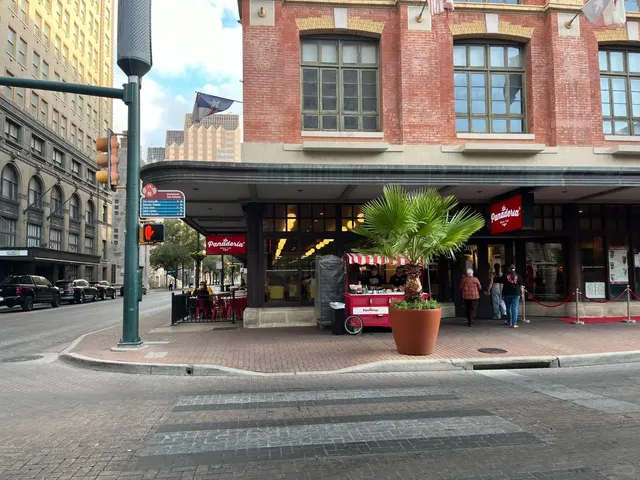 Conchas in San Antonio – A Colorful Treat at La Panadería! 🍞✨