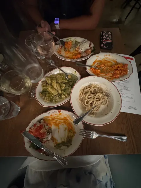 A Must-Visit Restaurant in Charleston! 🍴🌟