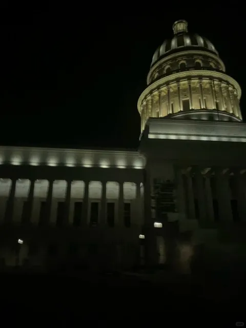 🏛️✨ The Cuban Capitol Building (El Capitolio) 🇨🇺💫
