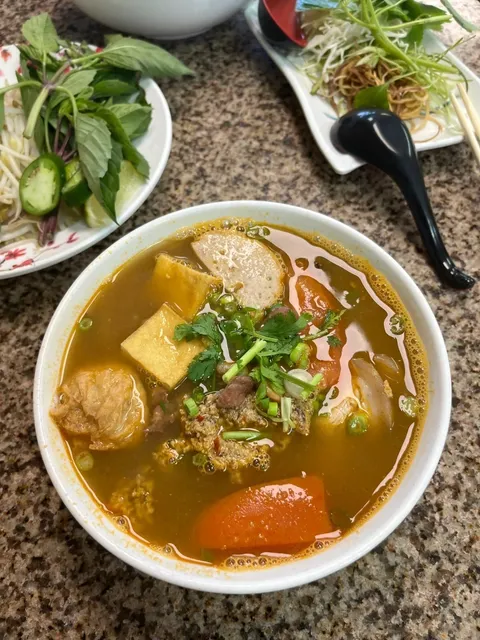 Which place has the best Vietnamese Tomato 🤔🦀 Noodle Soup?