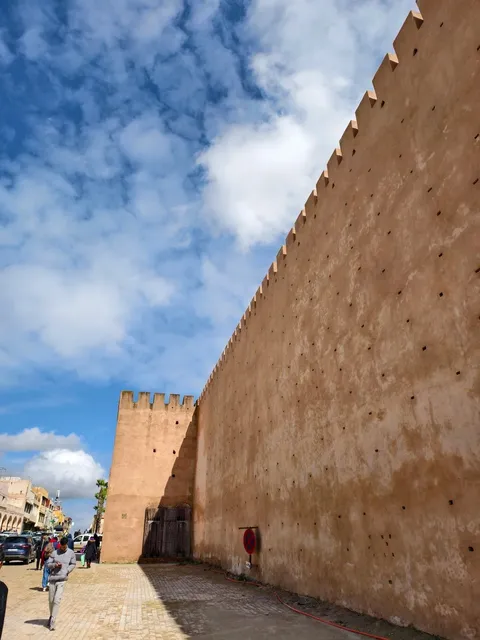 🇲🇦 Meknes: Morocco's "Black Imperial City" of Colorful Wonders 🏰✨