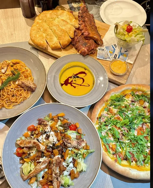 ​​Vienna’s Best Ribs & Pasta | Fiorino – 35 Years of Flavor​​ 🇦🇹🍖