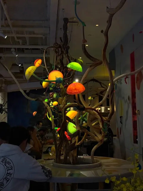 Stepping into a Gallery-like Restaurant in SoHo 🎆