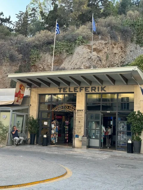 🇬🇷 Lycabettus Hill, Athens | The City is Nature’s Palette (With Tips