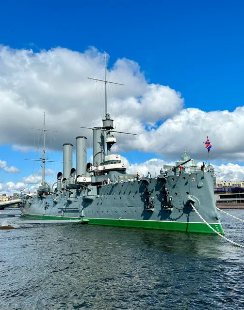 🚢 Aurora Cruiser: A Russian Tourist Attraction