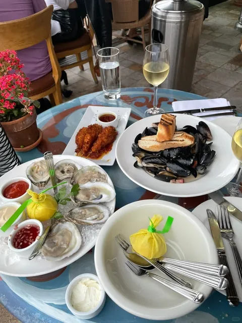 Malibu, LA | Instagram-Famous Ocean View Restaurant – Geoffrey's 🌊🍽️