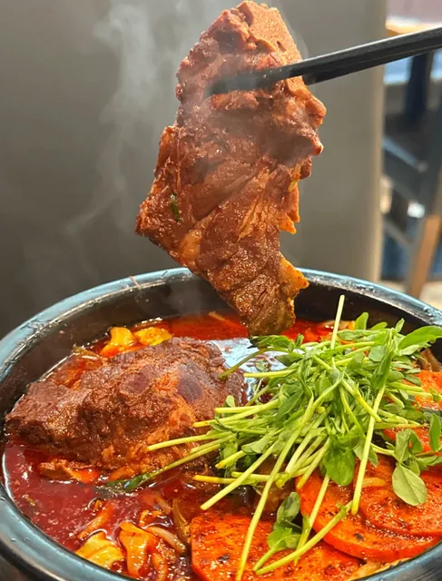 This Vancouver Noodle Shop’s Portions Are NO JOKE – Left Stuffed Again