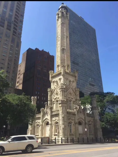 🏰 Chicago Water Tower: A Gothic Gem in the Modern Jungle 🌆