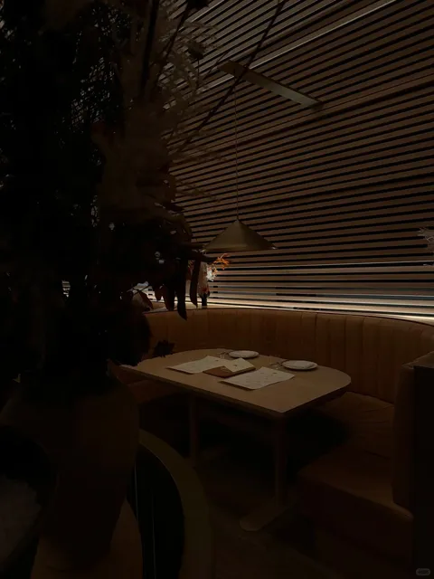 🇨🇦 🦞 Toronto's "Wooden Chapel" of Surf & Turf Delights